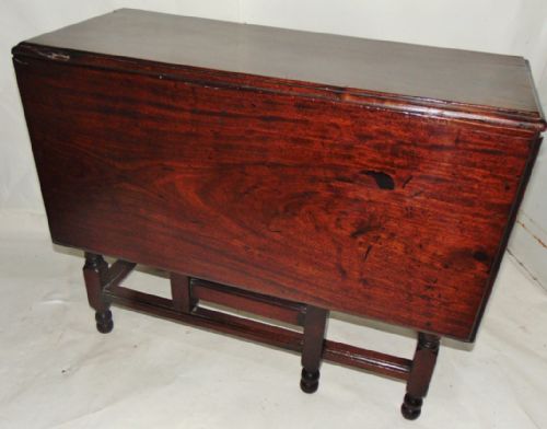 George I Walnut Gateleg Table Circa 1720