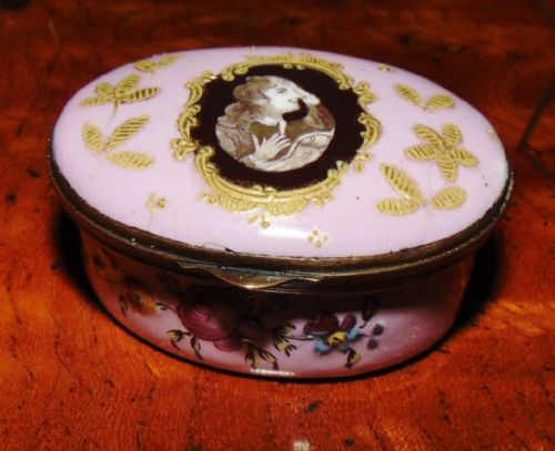 Georgian Bilston Enamel Patch Box Circa 1775