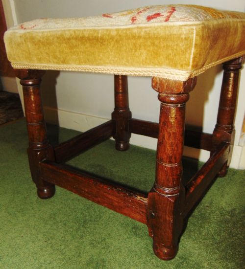 LATE 17TH CENTURY OAK STOOL
