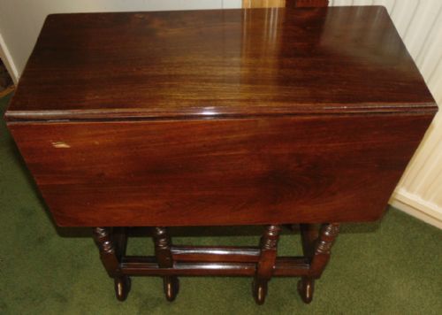 William & Mary Walnut Gateleg Table Circa 1695