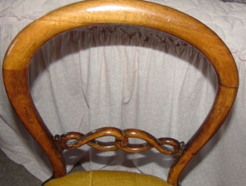 VICTORIAN WALNUT CHILD'S CHAIR CIRCA 1845 - ADDITIONAL PHOTO 1