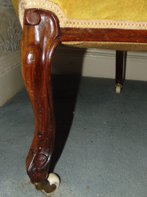 VICTORIAN WALNUT NURSING CHAIR CIRCA 1860 - ADDITIONAL PHOTO 3