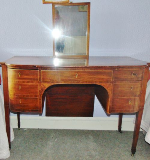 Scottish Sheraton Mahogany Bow Dressing Table Circa 1790