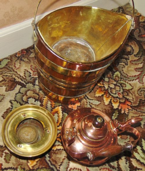 SMALL DUTCH BOAT SHAPED BUCKET CIRCA 1780 - ADDITIONAL PHOTO 1