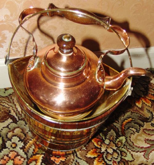 SMALL DUTCH BOAT SHAPED BUCKET CIRCA 1780 - ADDITIONAL PHOTO 2