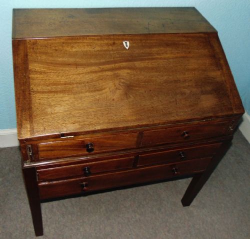 GEORGIAN MAHOGANY BUREAU ON STAND CIRCA 1810 - ADDITIONAL PHOTO 2