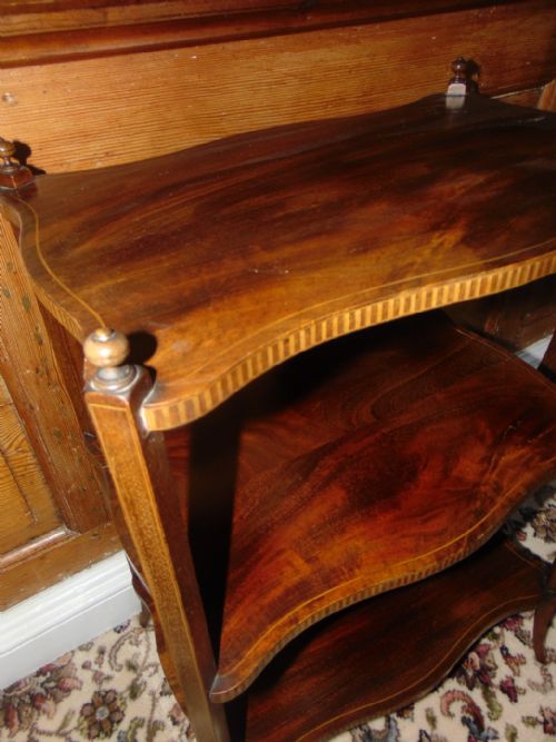 FINE EDWARDIAN MAHOGANY ETAGERE CIRCA 1900 - ADDITIONAL PHOTO 3