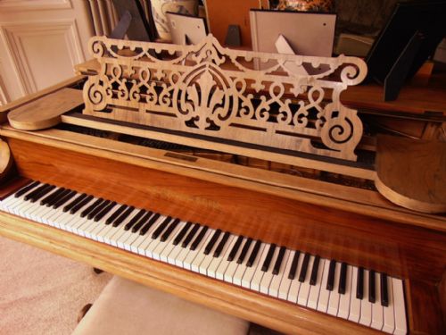ROSEWOOD CASED GRAND PIANO BY BECHSTEIN CIRCA 1900 - ADDITIONAL PHOTO 2