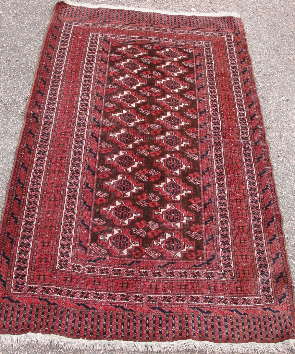 Antique Turkoman rug. Circa 1910