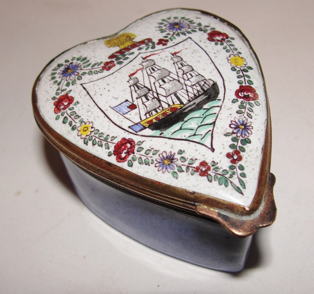 Georgian Bilston enamel patch box. Circa 1775