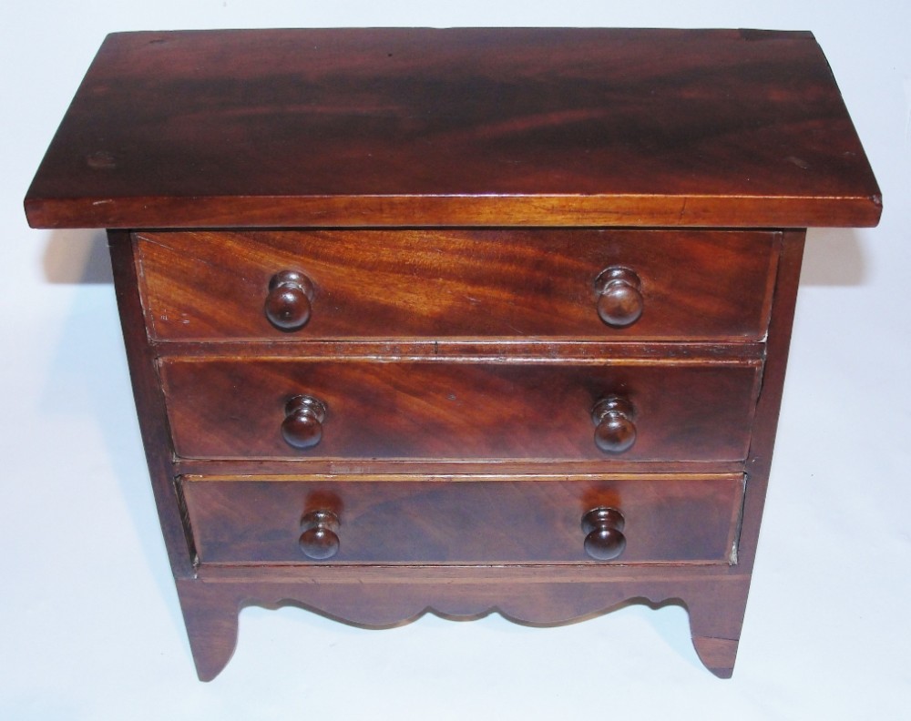 Georgian mahogany miniature chest. Circa 1810