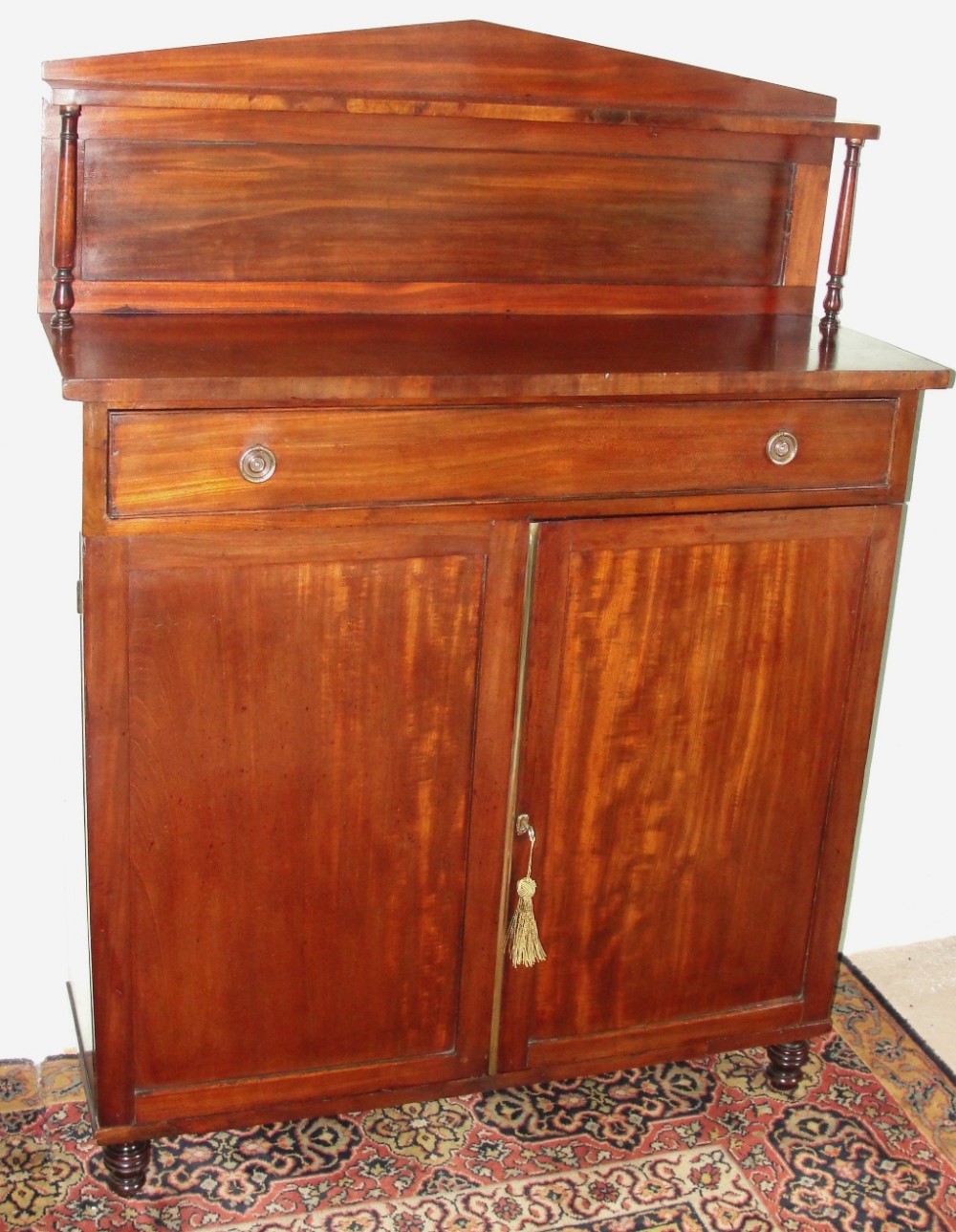 Georgian mahogany chiffoniere. Circa 1825
