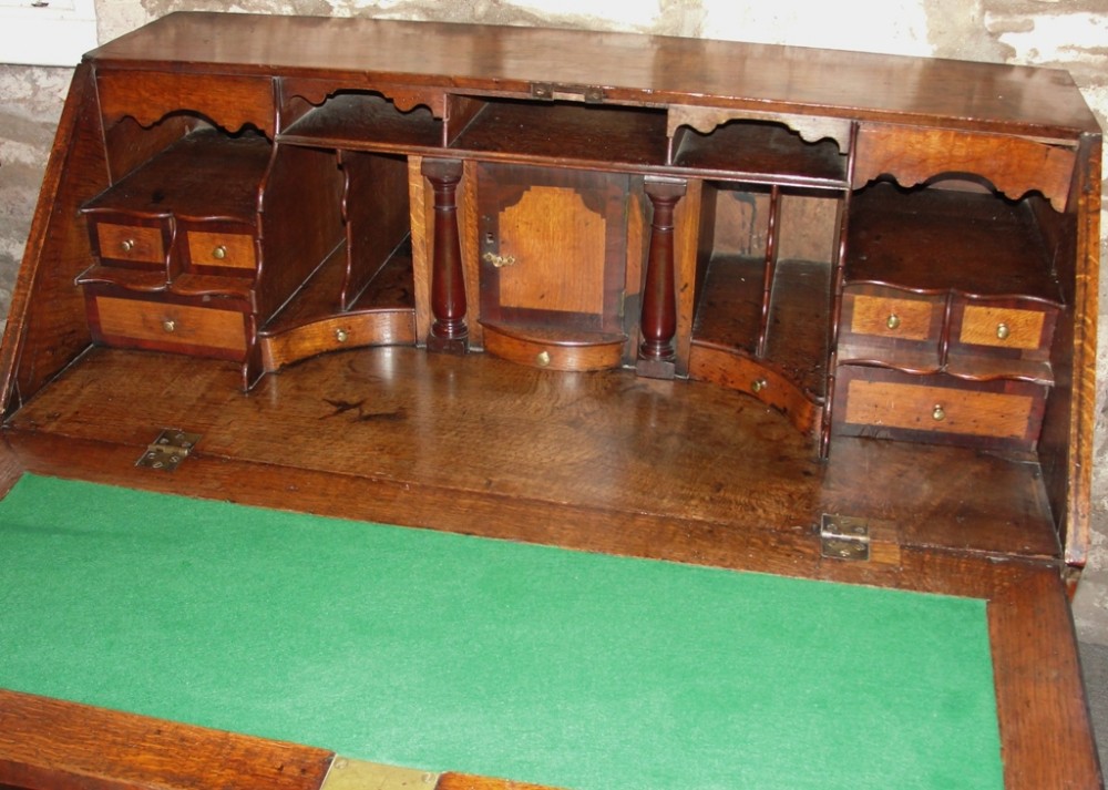 Georgian oak bureau. Circa 1770