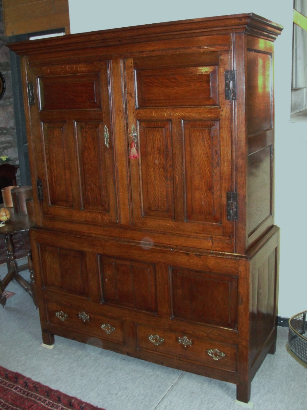 Georgian N. Wales oak livery cupboard. Circa 1760