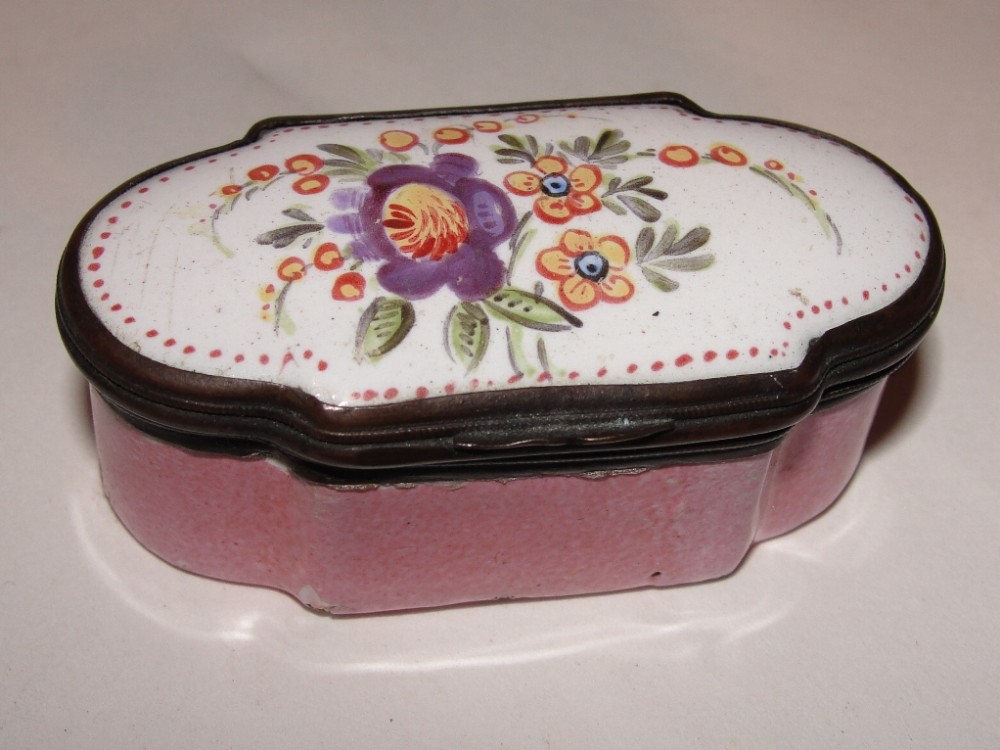 Georgian Bilston enamel patch box. Circa 1785 