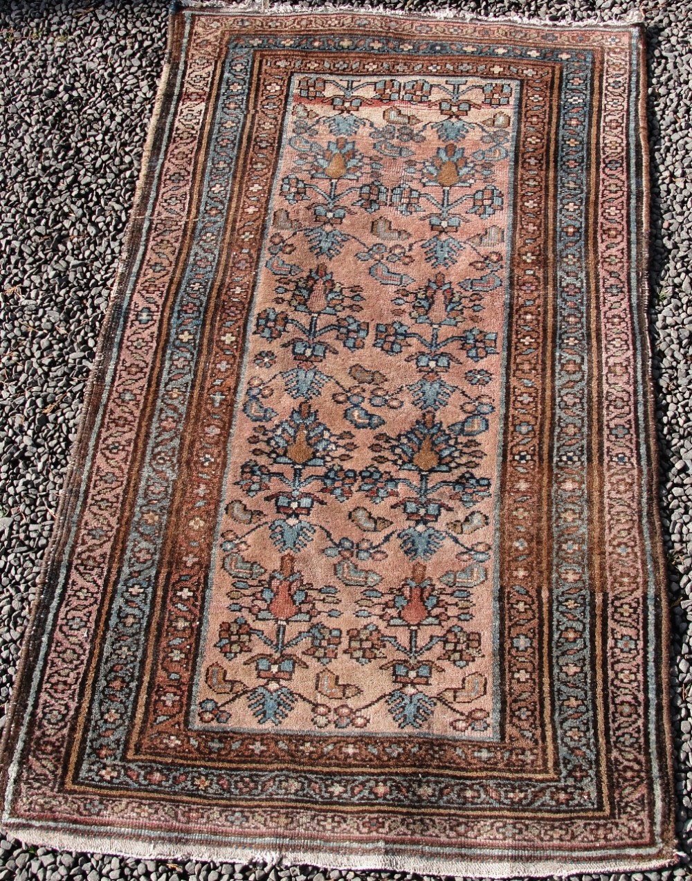 Antique Persian Hamadan rug. Circa 1910