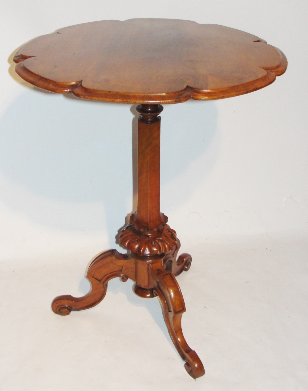 Victorian walnut tripod table. Circa 1850