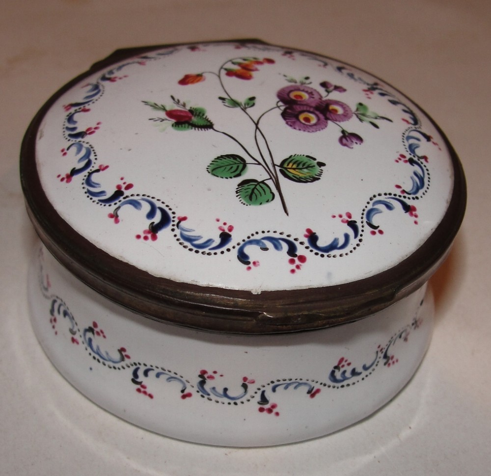 Georgian Bilston enamel box. Circa 1785