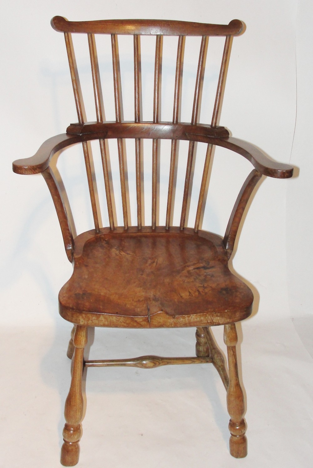 Georgian American hickory and maple windsor chair. Circa 1770