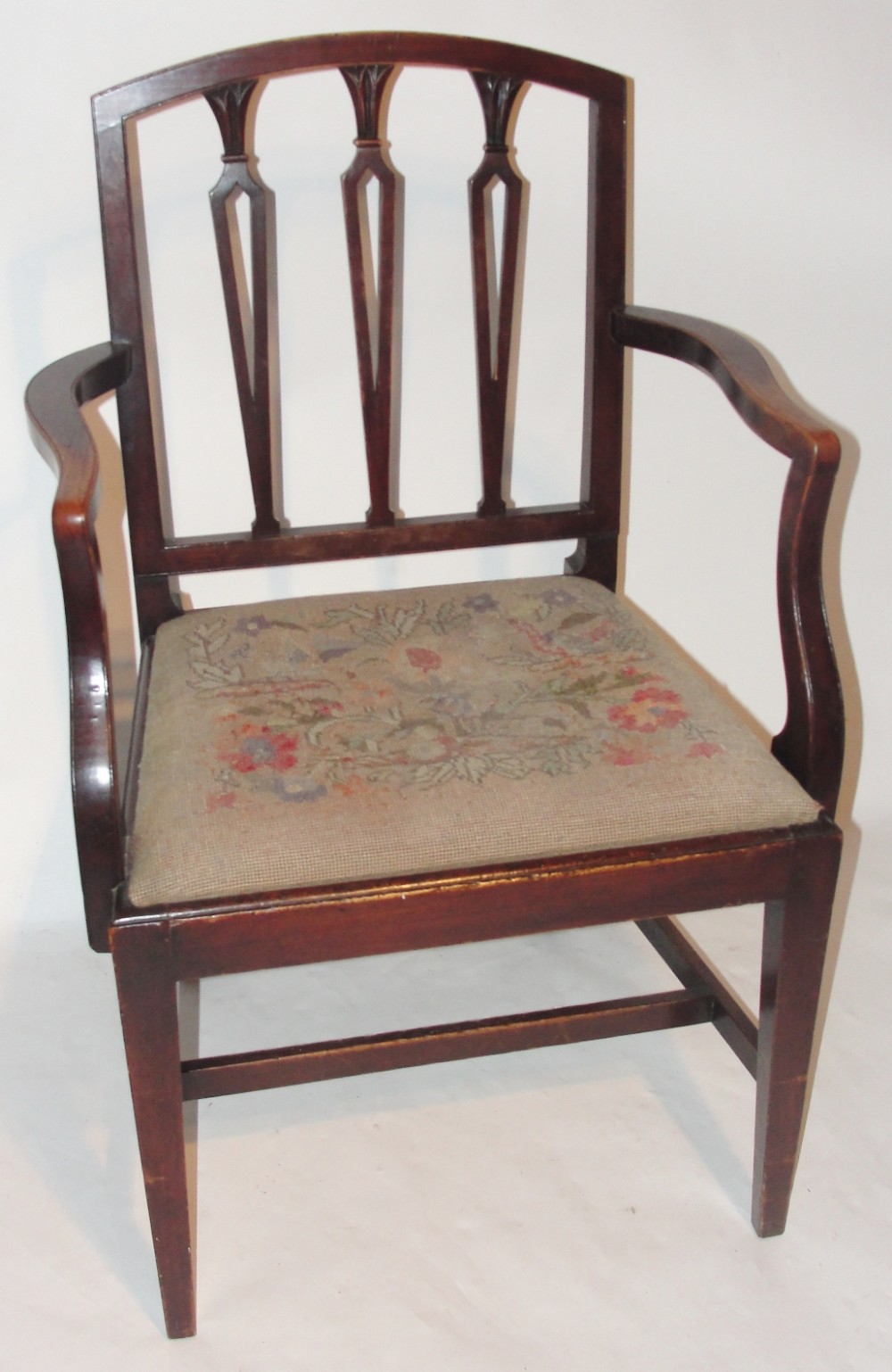 Georgian elm elbow chair. Circa 1795