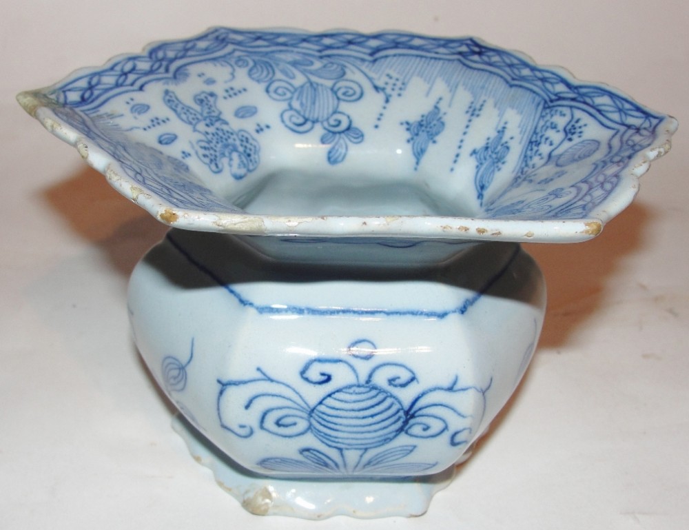 Dutch delft cuspidor. Circa 1725