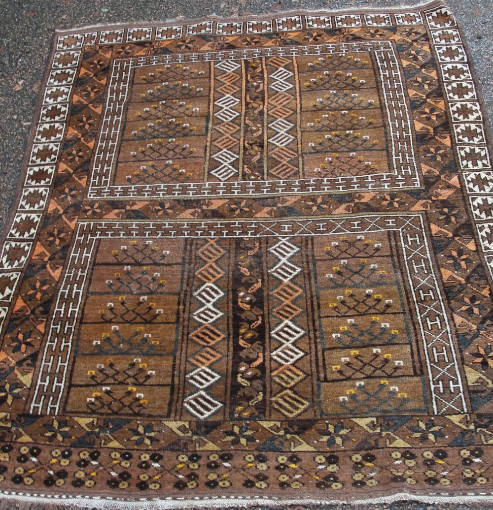 Esari Turkoman Ensi large rug. Circa 1920