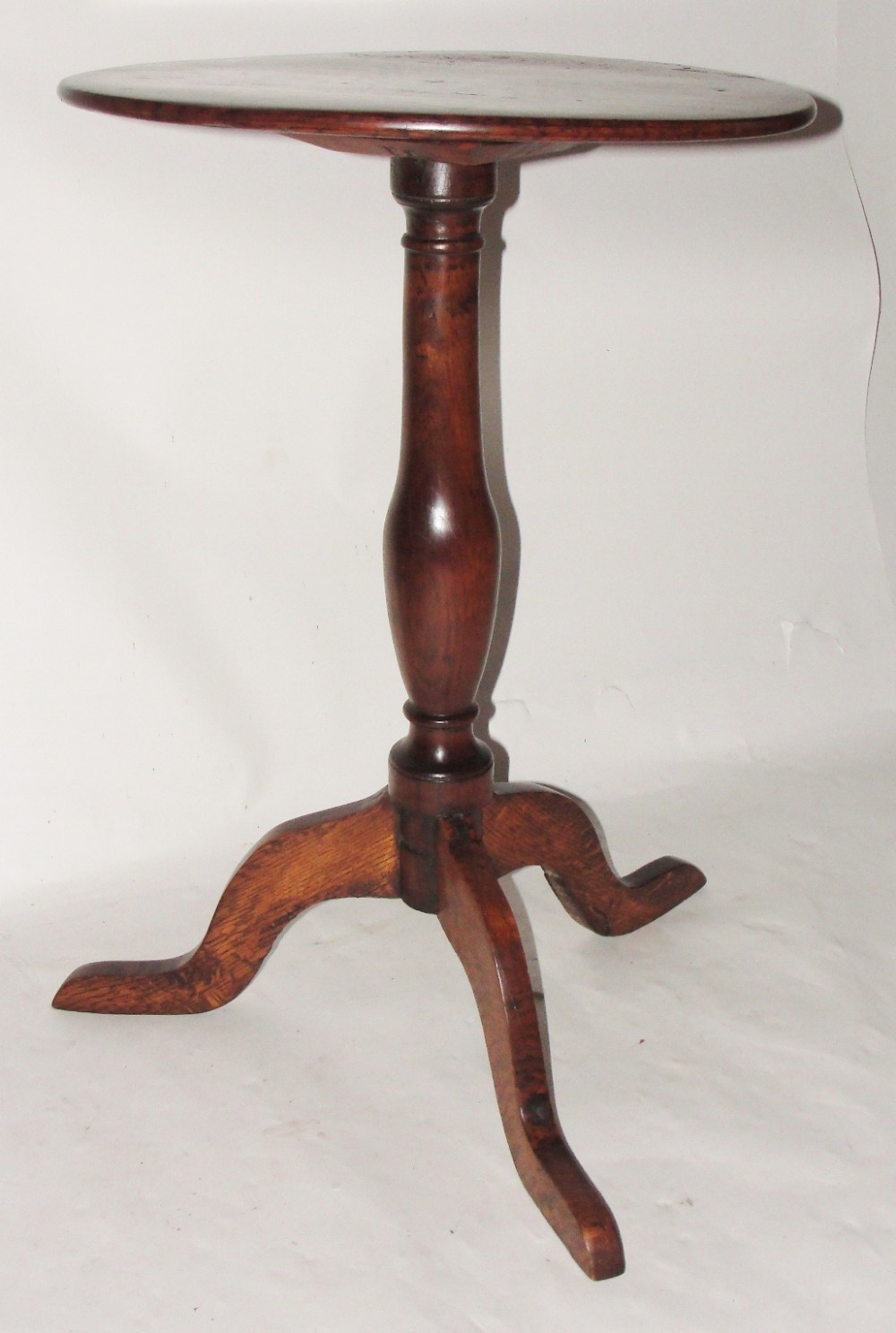 Georgian oak tripod table. Circa 1790