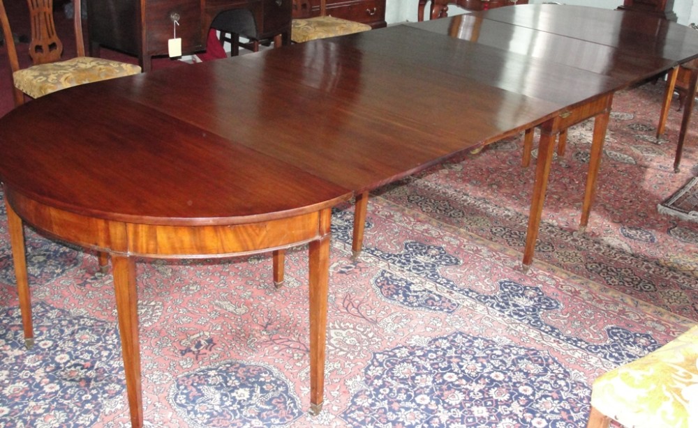 Huge Georgian mahogany extending dining table. Circa 1790