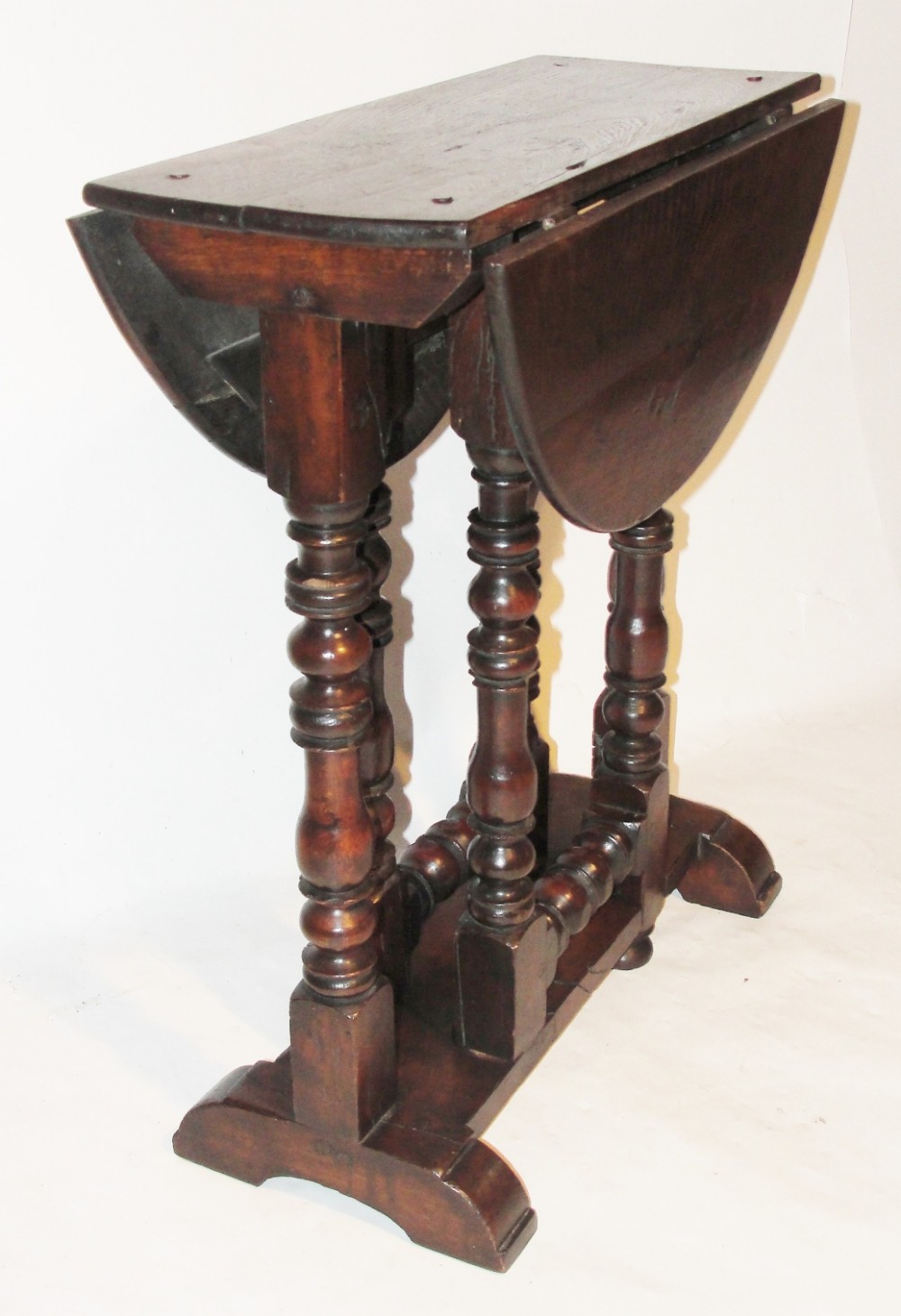 Small early oak gateleg table