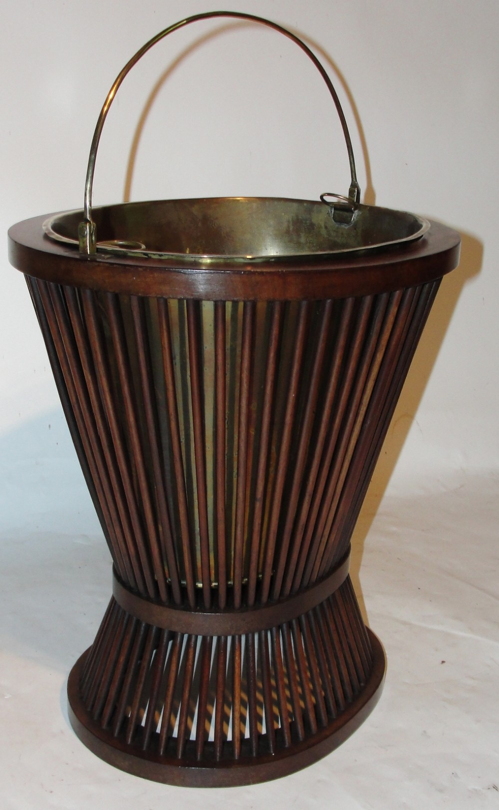 Georgian mahogany oval jardiniere. Circa 1810