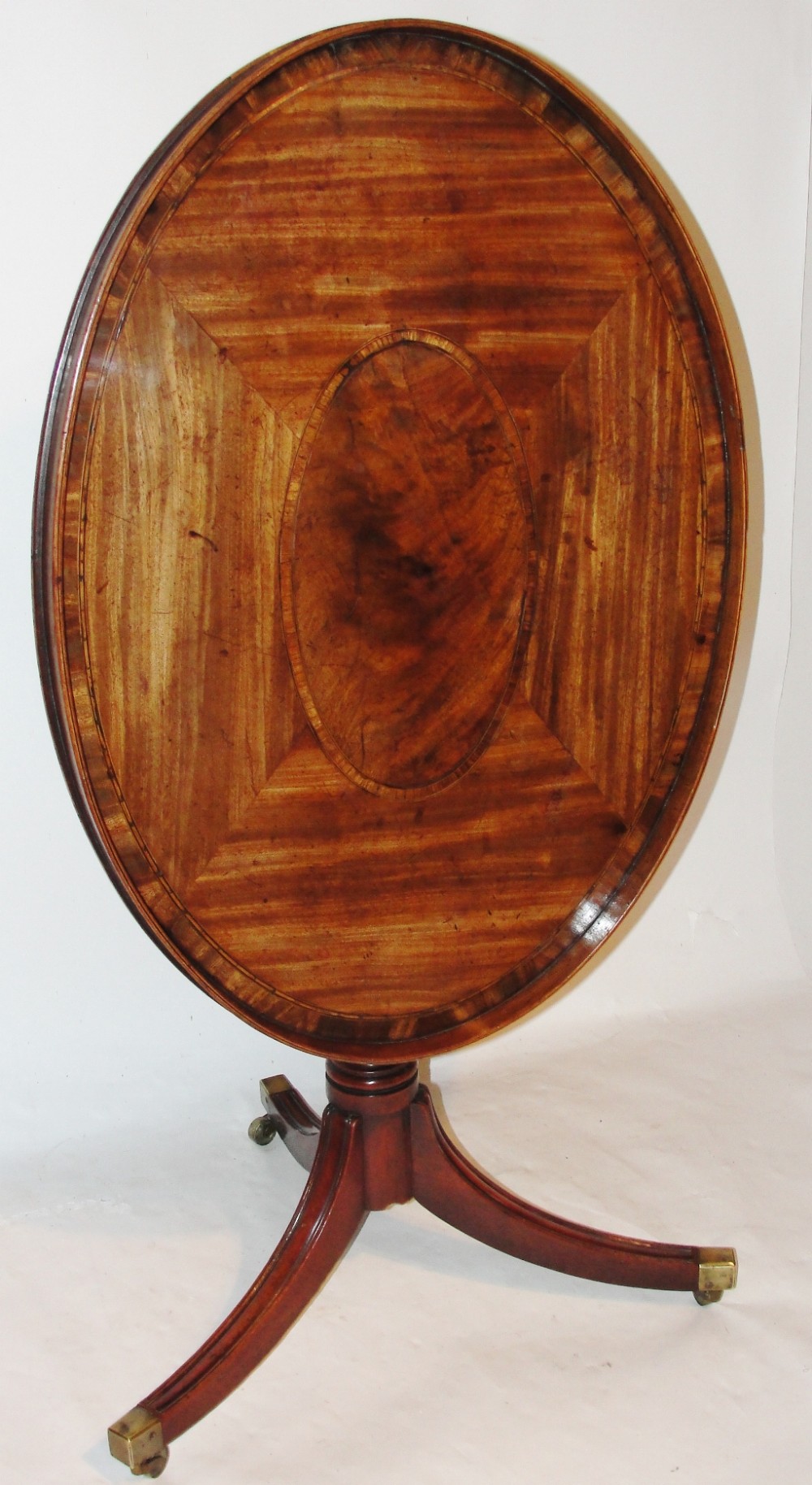 Georgian oval tray top tripod table. Circa 1795