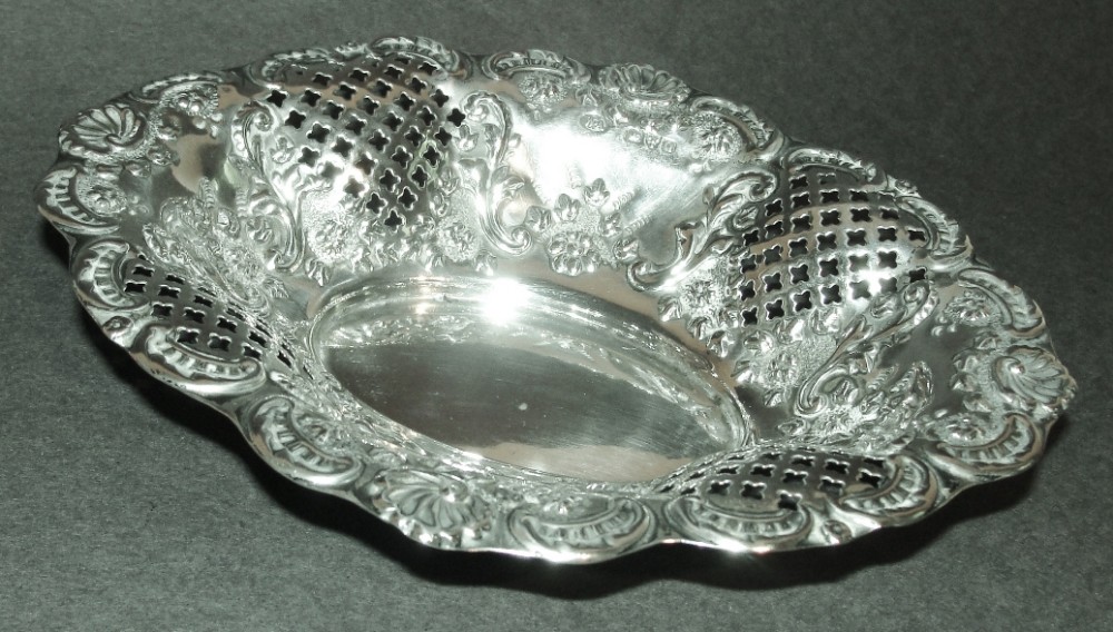 Victorian Chester silver small basket. 1899