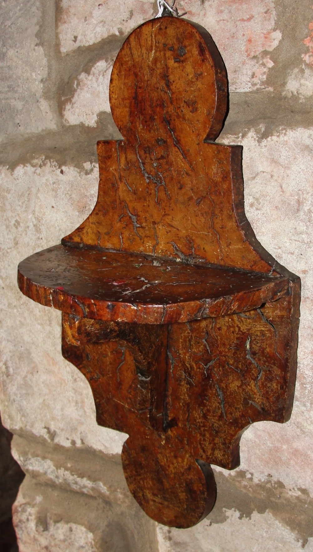 Georgian burr elm wall bracket. Circa 1820