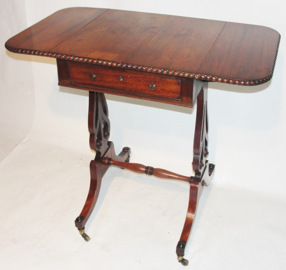Scottish Georgian mahogany small pembroke table. Circa 1810