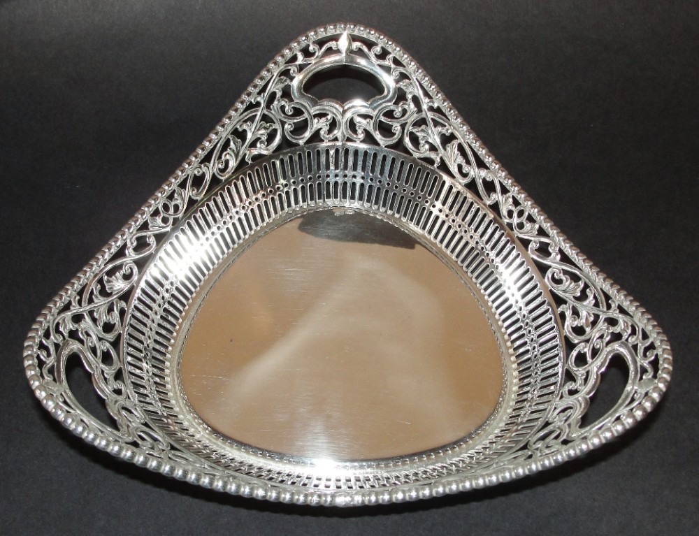 Edwardian Hanau 800 silver trefoil basket. 