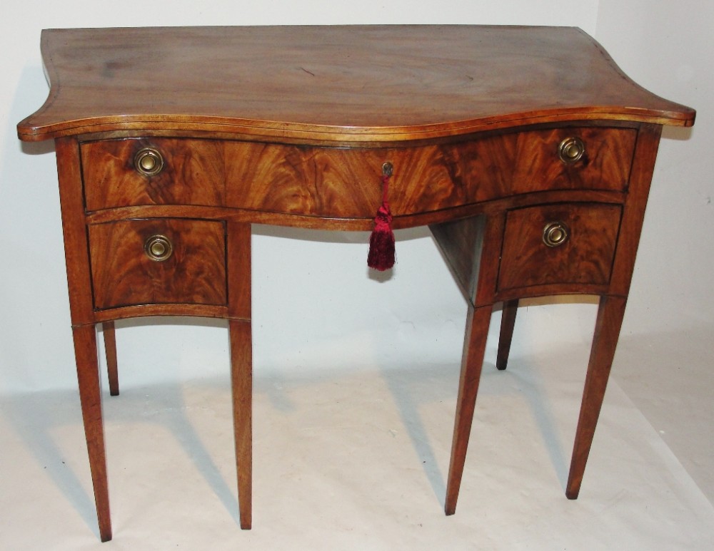 Georgian mahogany small sideboard. Circa 1785