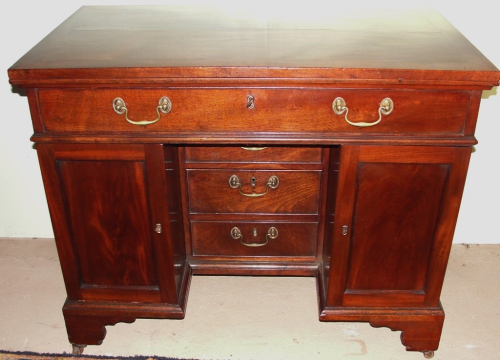 Chippendale cuban mahogany desk. Circa 1760
