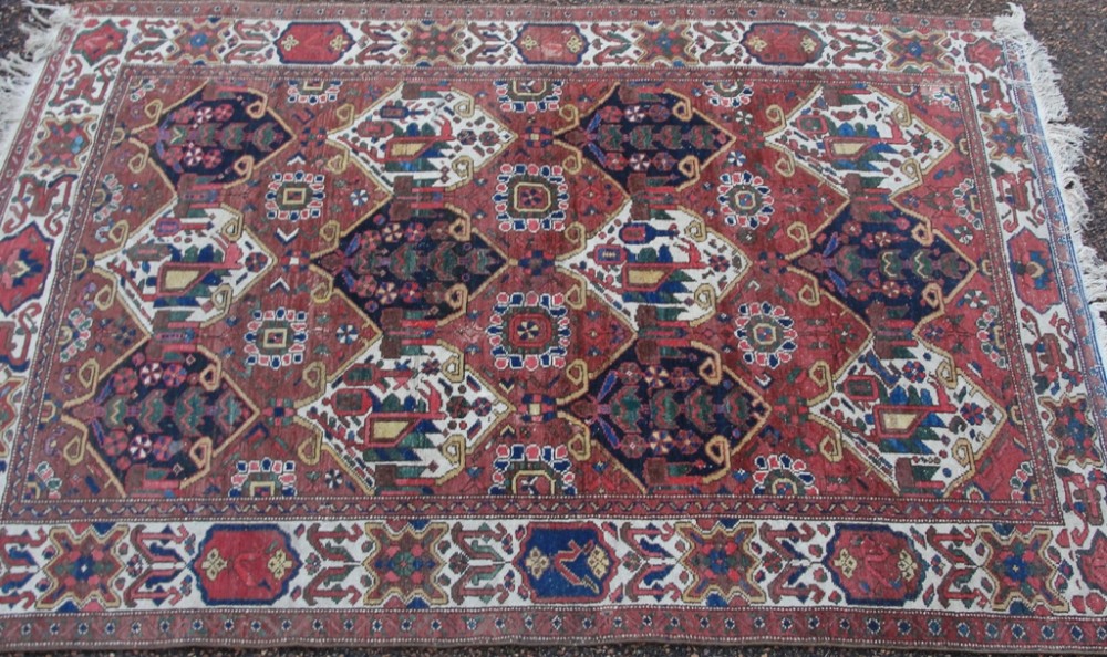 Antique Persian Bactiari rug. Circa 1915
