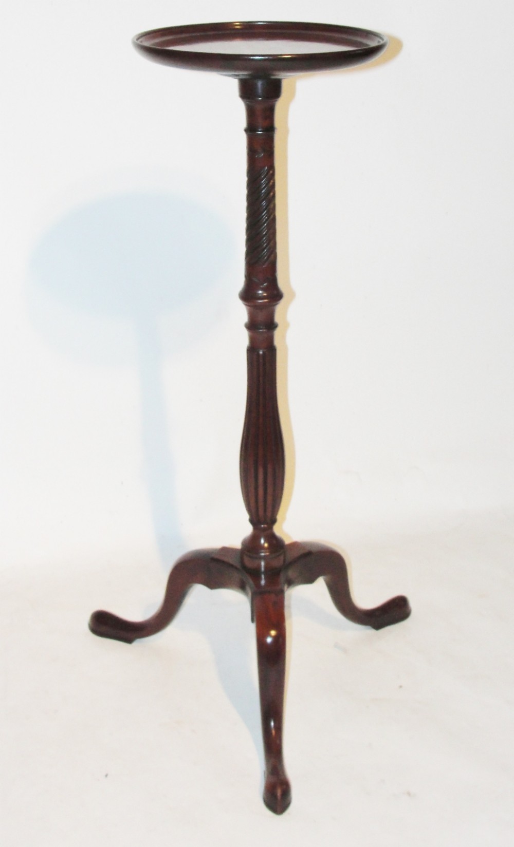Georgian mahogany candlestand. Circa 1765