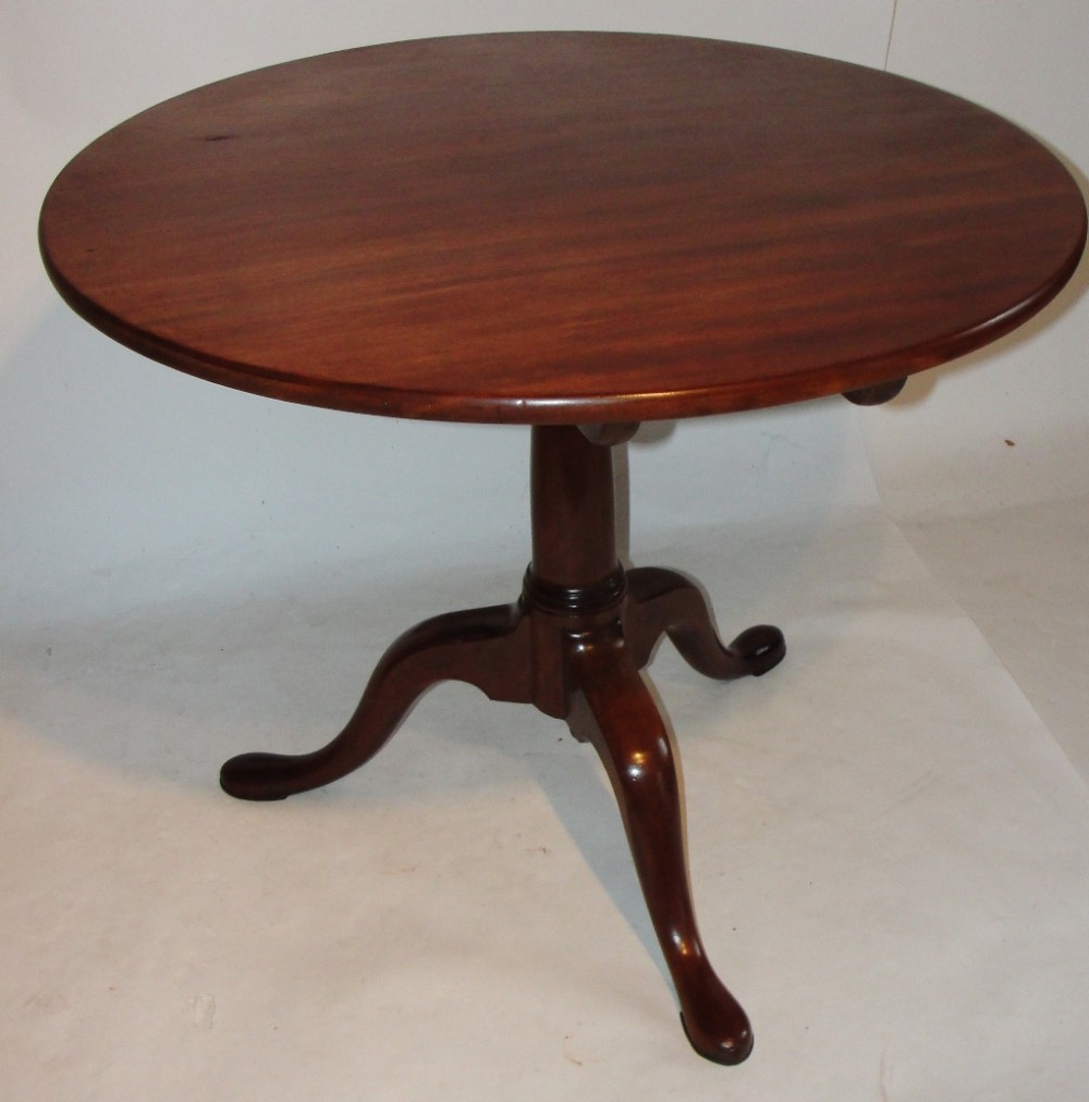 Large Georgian cuban mahogany birdcage tripod table. Circa 1765