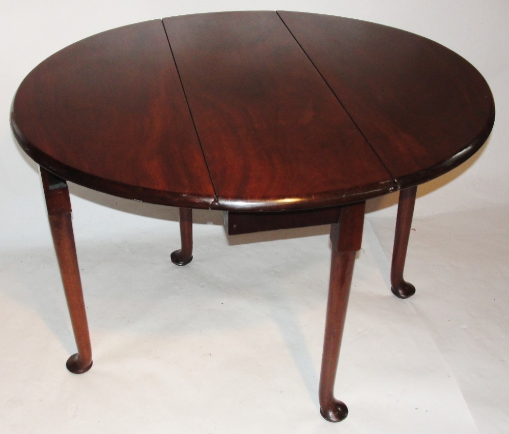 Georgian cuban mahogany dining table. Circa 1765