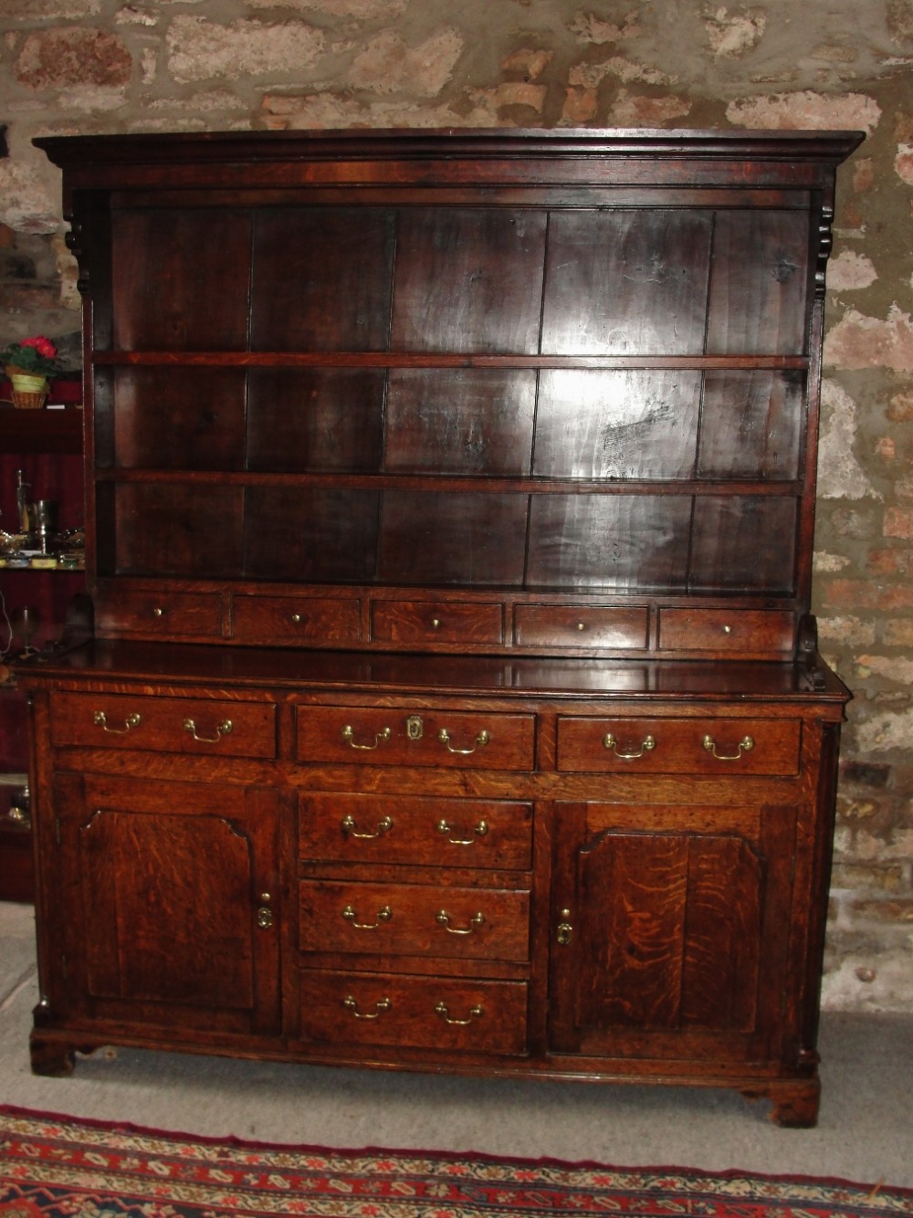 Georgian oak dresser and rack. Circa 1770