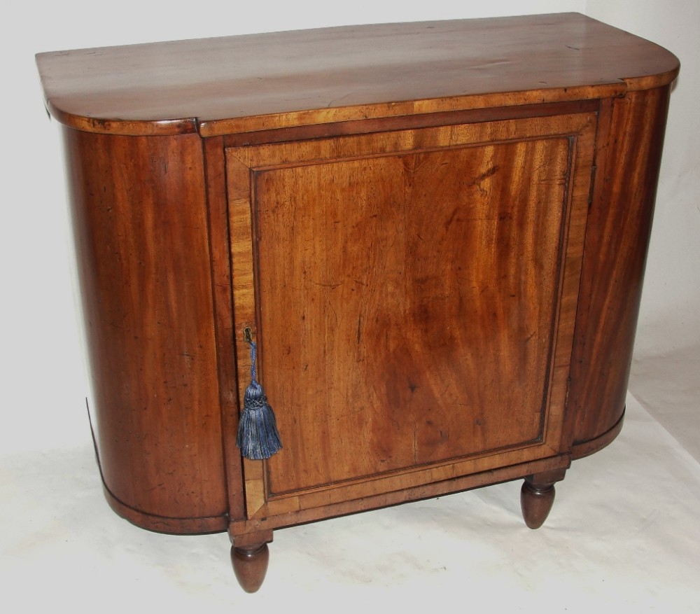 Georgian mahogany side cabinet. Circa 1810
