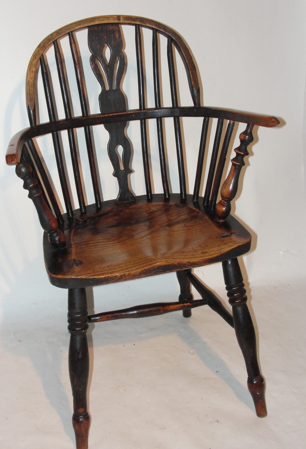 Georgian elm windsor elbow chair. Circa 1780