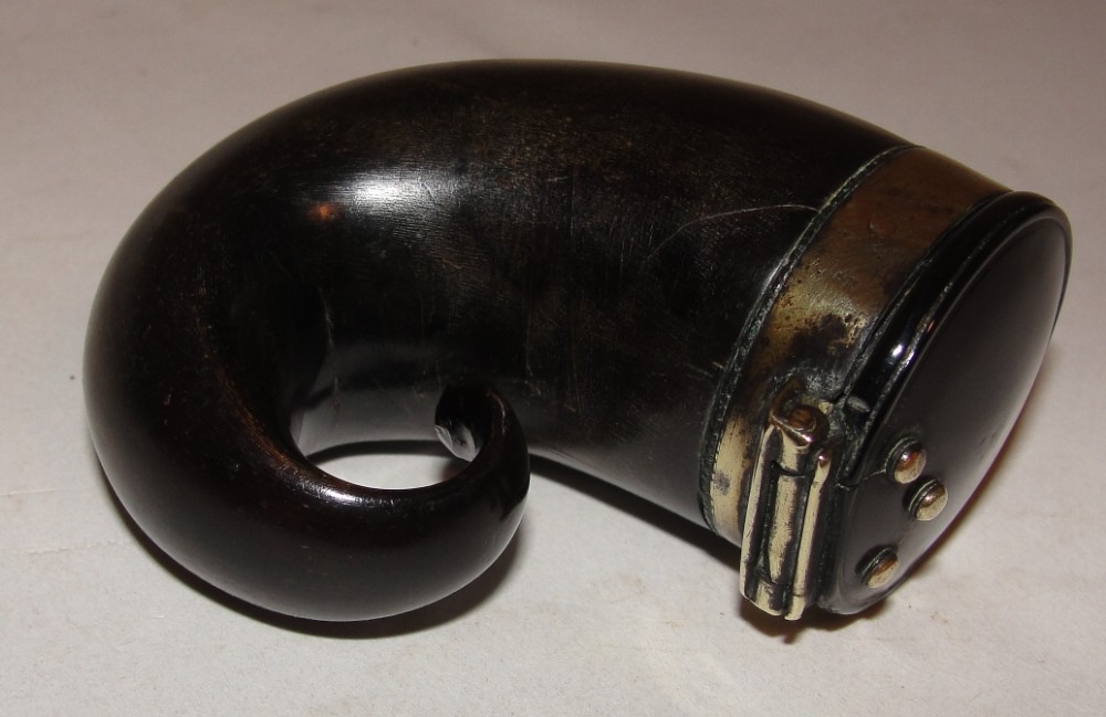 Scottish Georgian ram's horn snuff mull. Circa 1830