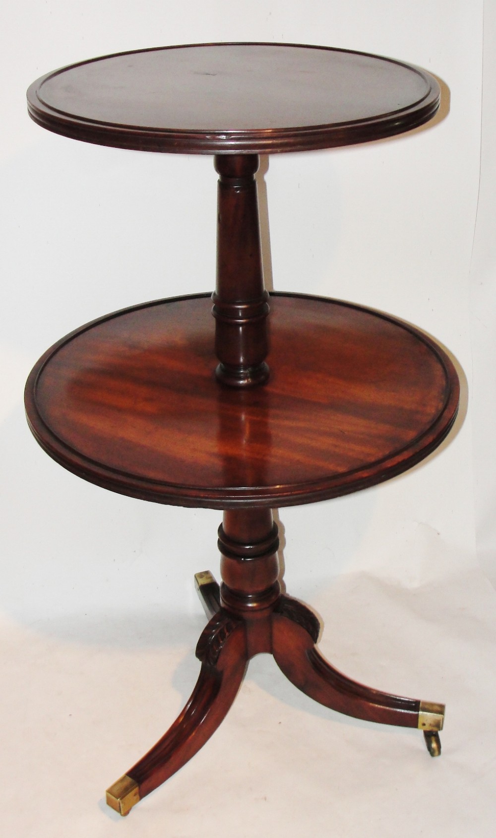 Georgian mahogany dumb waiter. Circa 1810