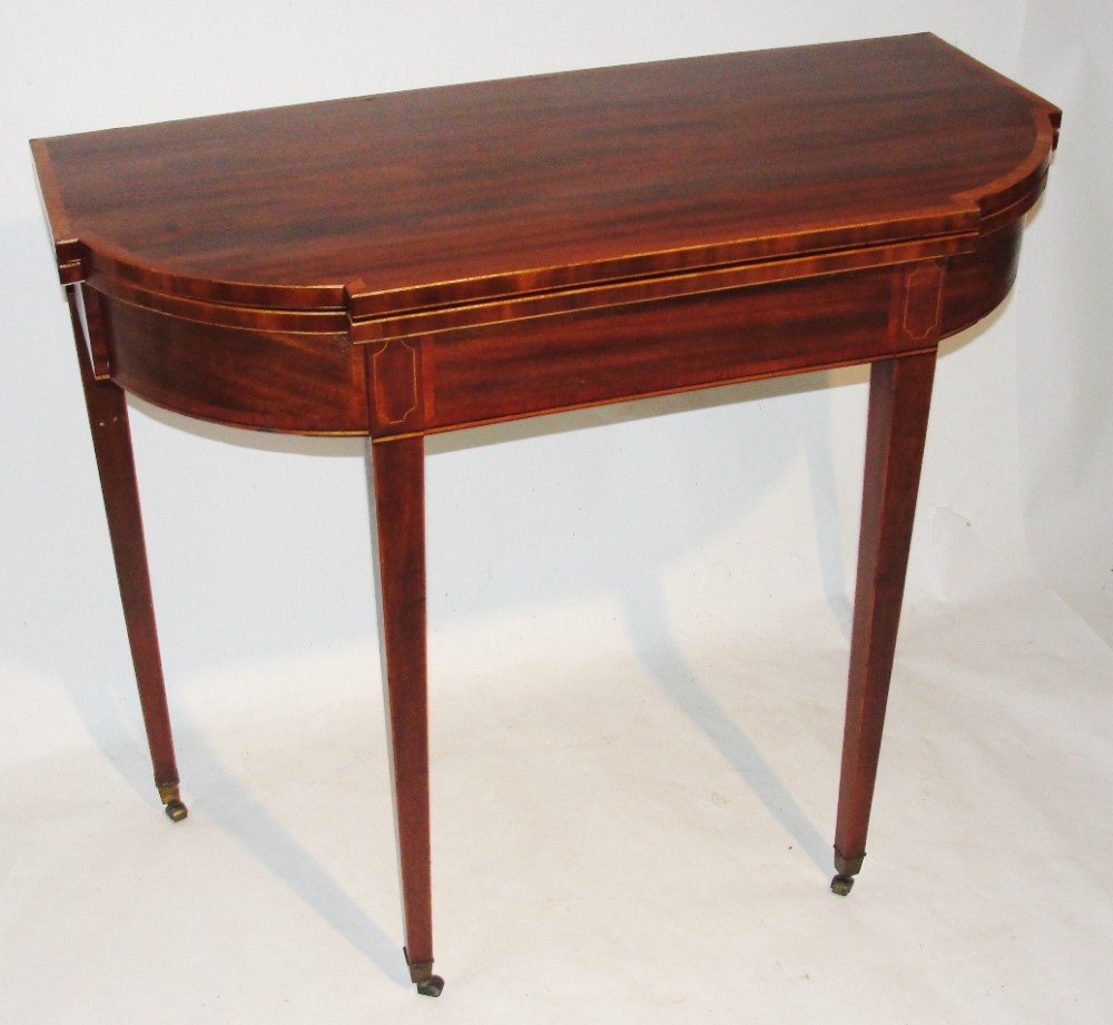 Scottish Sheraton mahogany tea table. Circa 1795