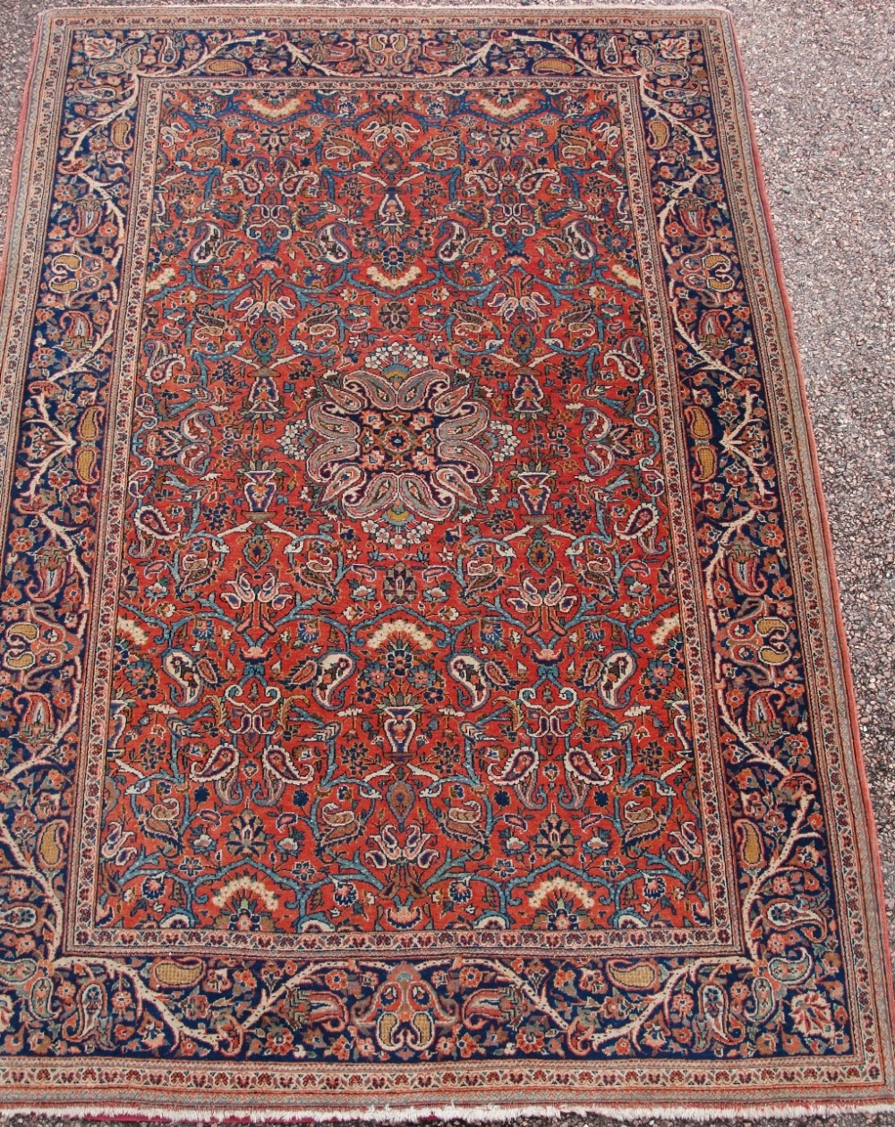 Antique Persian Kashan rug. Circa 1920