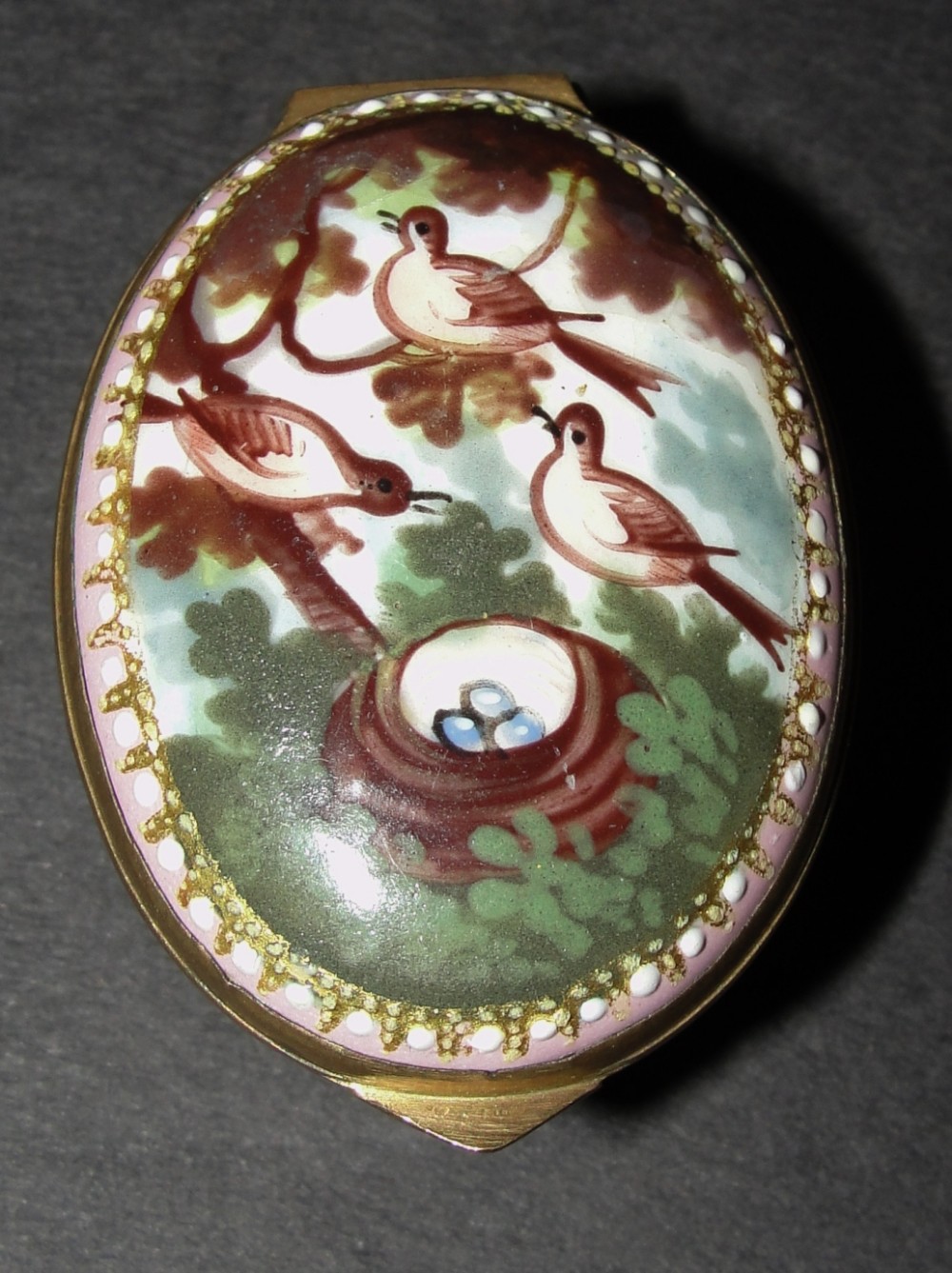 Georgian Bilston enamel patch box. Circa 1780