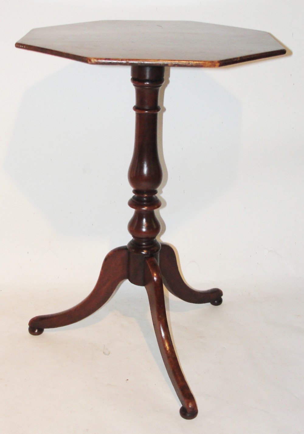 Georgian mahogany tripod table. Circa 1825